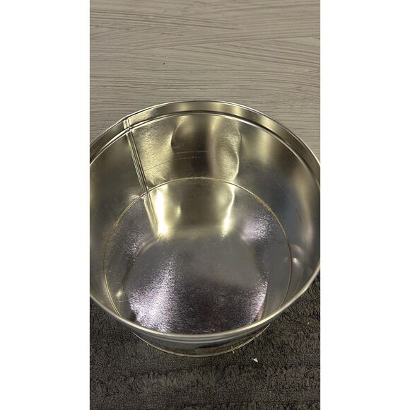 Vintage Figis Metal Tin  Can with Lid Country Farm Red Barn Sold Empty - Picture 7 of 9